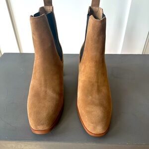 Steve Madden Boots / NWT / cognac suede/ 9.5